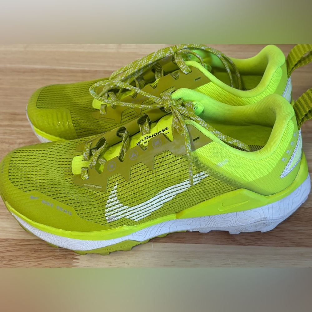 Nike Wildhorse Neon Green Trail Shoes - Picture 2 of 13